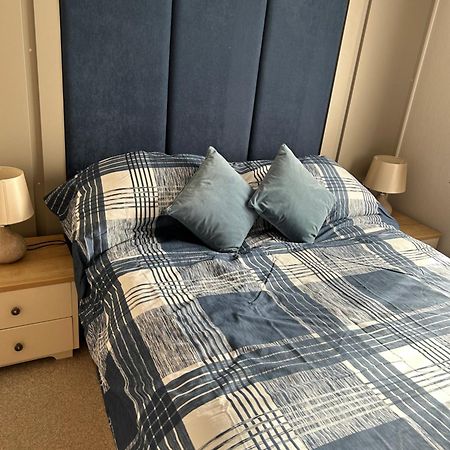 8 Birth Lodge On Cayton Bay Holiday Park Scarborough Eksteriør billede